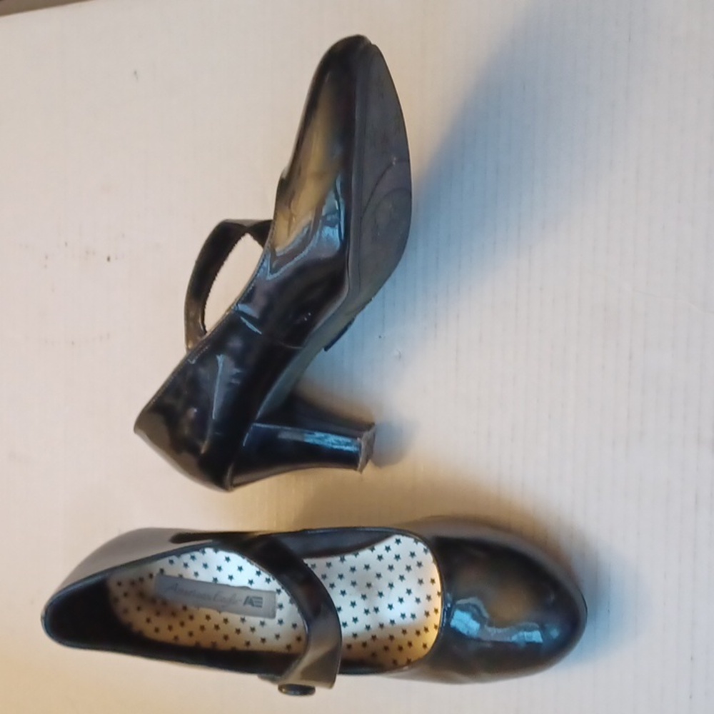 4/$40 American Eagle Black Mary Jane Heels with Buckle Strap